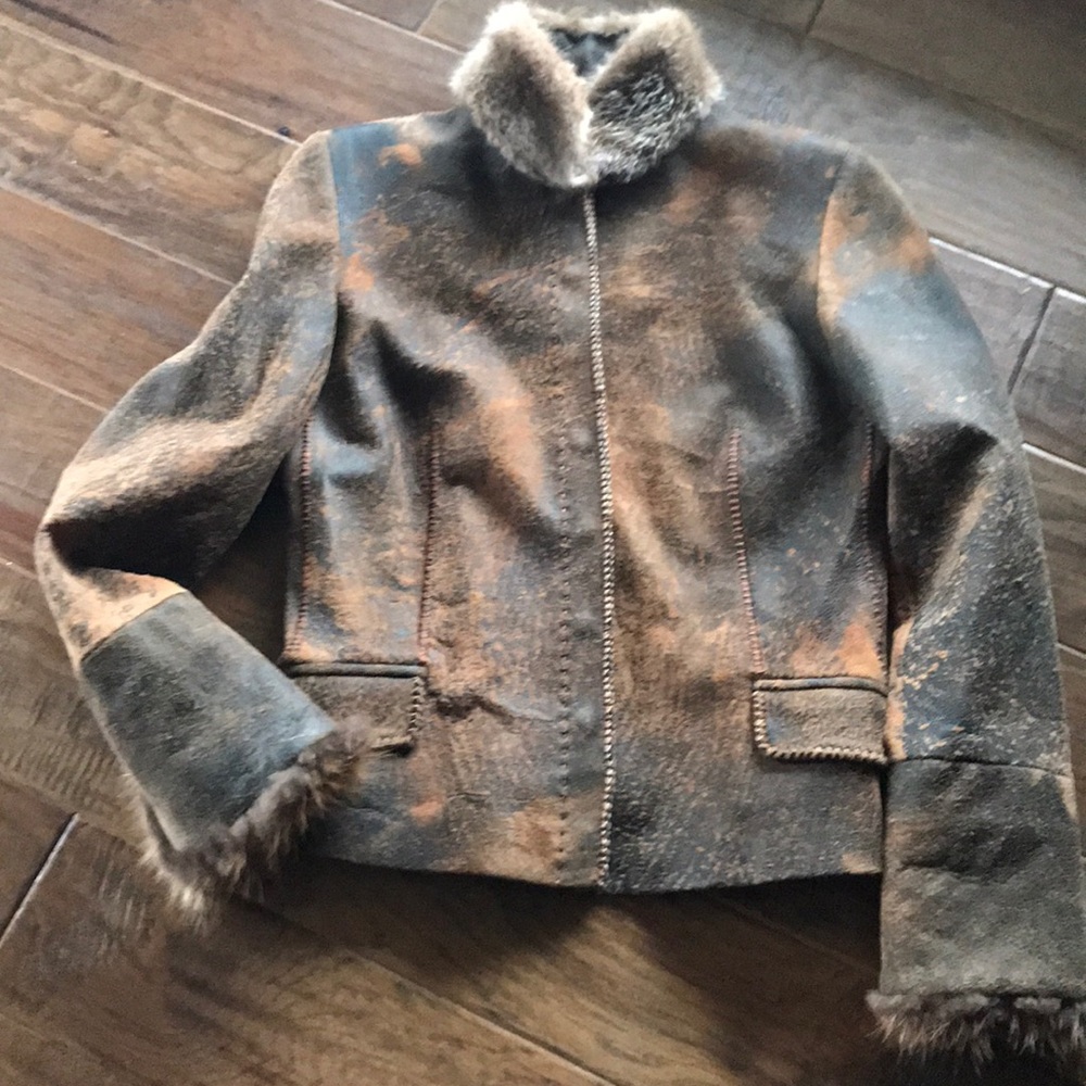 Distressed suede leather beaver fur